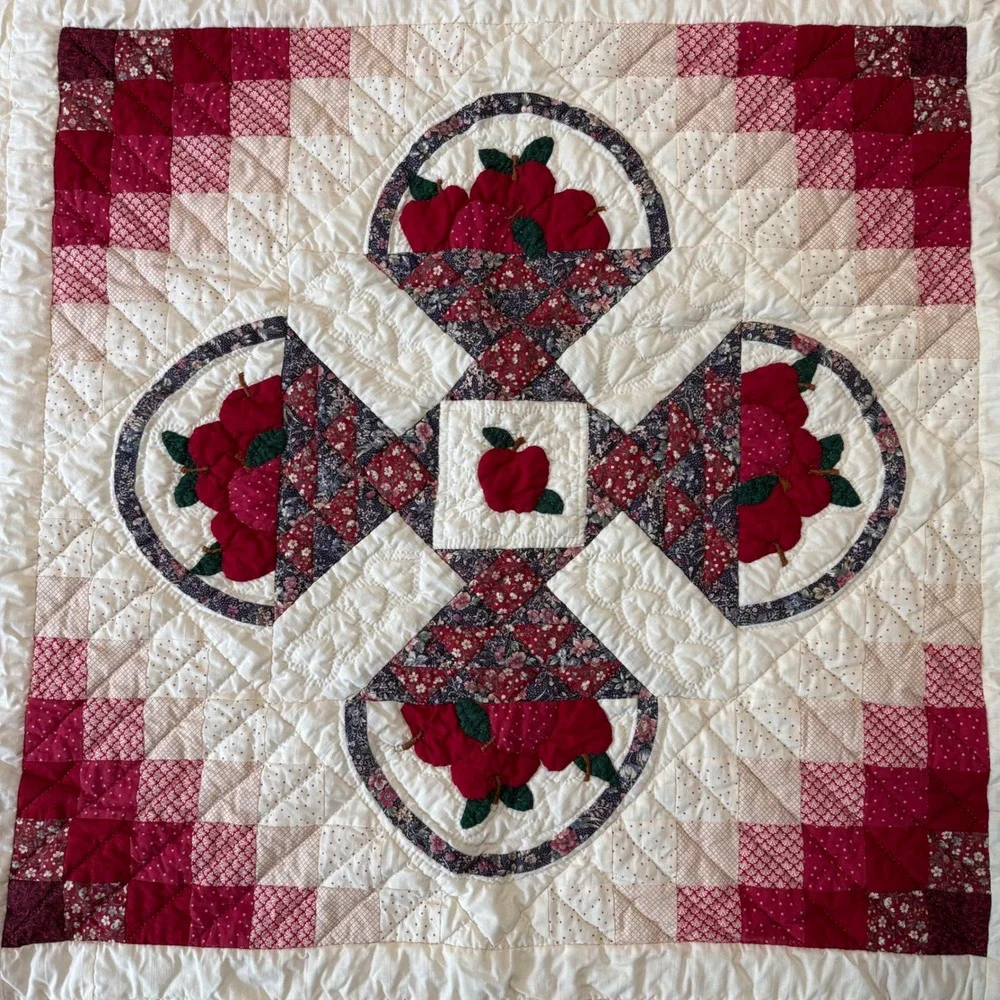 Vintage Handmade King Quilt Apple Basket Applique Patchwork Hand Quilted 96x118